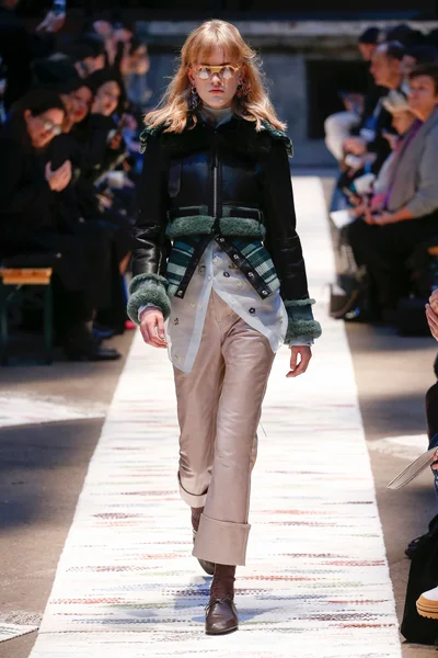 Look 14